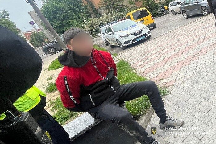 Молодик із Тернопільщини погрожував дівчині шантажем з інтимними фотознімками