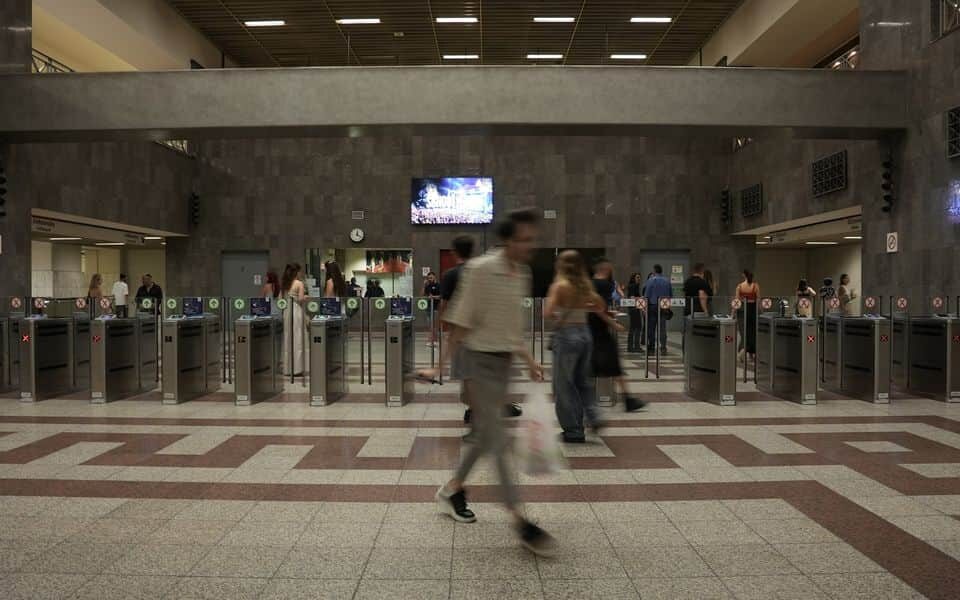 Афіни вперше запускають цілодобовий громадський транспорт у суботу